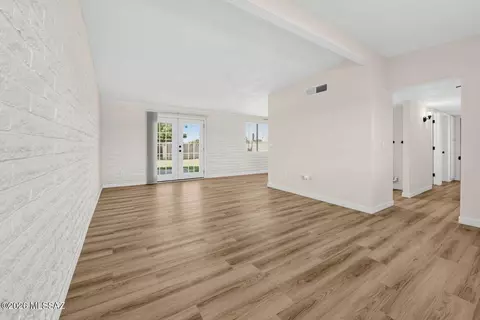 Living - 4150 E Canada Stra, Tucson, AZ 85706 photo 3 of 4