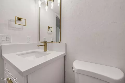 Bath - 4150 E Canada Stra, Tucson, AZ 85706 photo 7 of 9