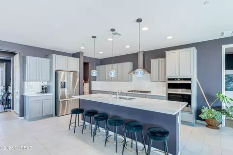 7866 S Land Grant Dr, Tucson, AZ 85747