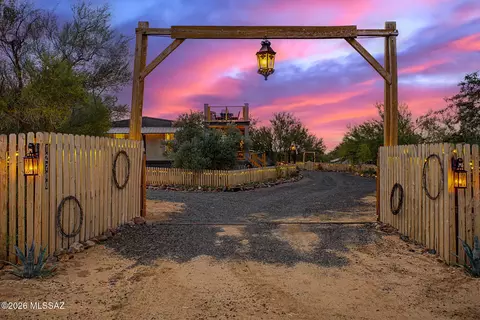 12700 S Baldwin Ln, Tucson, AZ 85736
