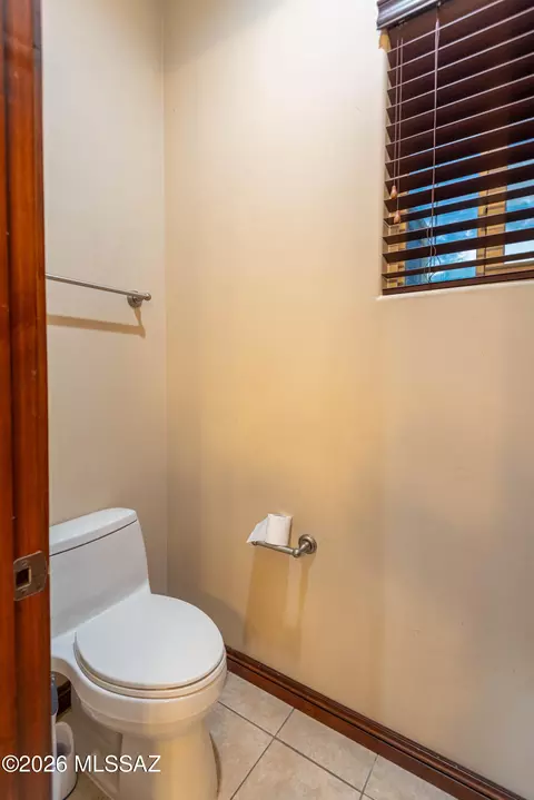 Bath - 13923 E Windy Way E, Vail, AZ 85641 photo 2 of 4
