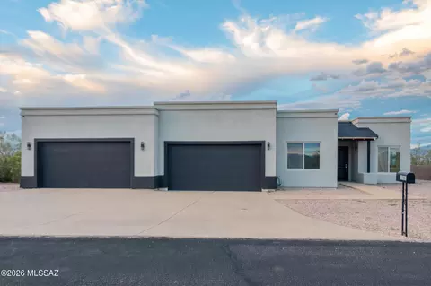 Exterior - 13923 E Windy Way E, Vail, AZ 85641 photo 2 of 9