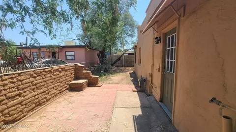 Exterior - 319 E Jacinto St, Tucson, AZ 85705 photo 4 of 4