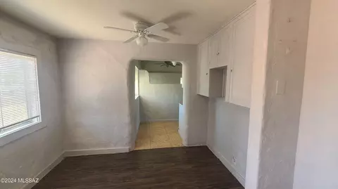 Entry Way - 319 E Jacinto St, Tucson, AZ 85705 photo 2 of 3