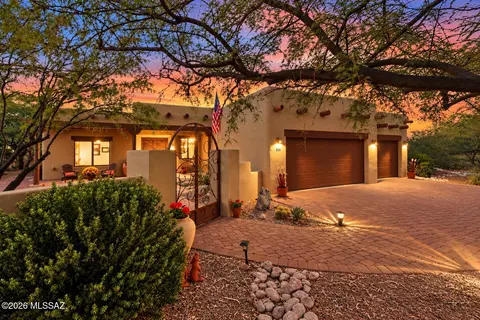 806 W Placita Quieta, Green Valley, AZ 85622