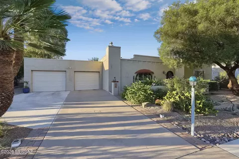 283 E Paseo De Golf, Green Valley, AZ 85614