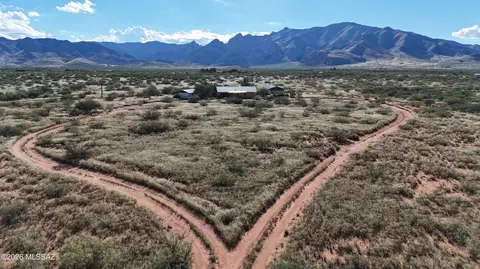 1035 N Cochise Stronghold Rd, Cochise, AZ 85606