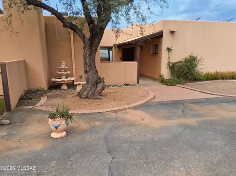 5621 E Fort Lowell Rd, Tucson, AZ 85712