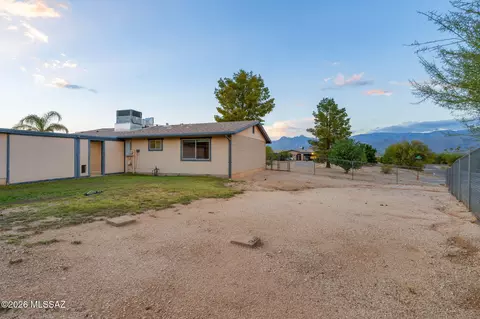 Exterior - 10050 E Lorian St, Tucson, AZ 85748 photo 8 of 9