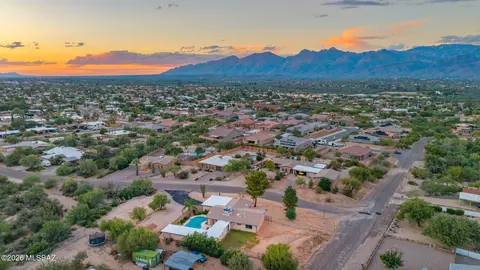View/Area - 10050 E Lorian St, Tucson, AZ 85748 photo 7 of 7