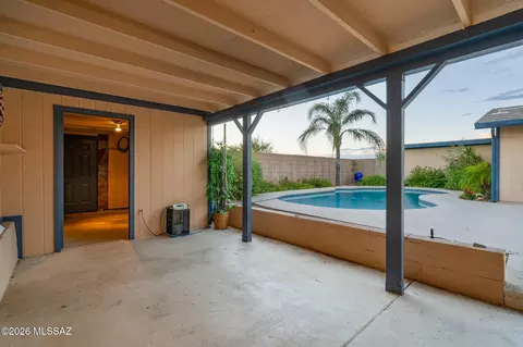 Exterior - 10050 E Lorian St, Tucson, AZ 85748 photo 6 of 9