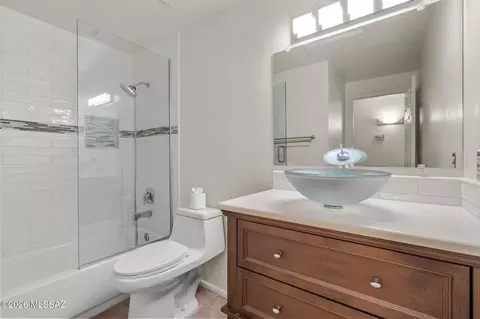 Bath - 10050 E Lorian St, Tucson, AZ 85748 photo 2 of 2
