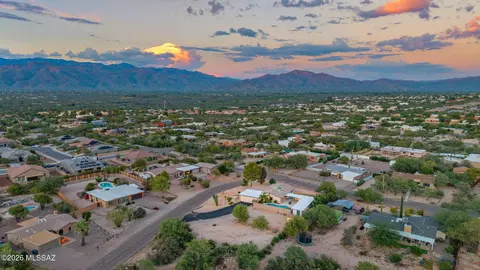 View/Area - 10050 E Lorian St, Tucson, AZ 85748 photo 6 of 7