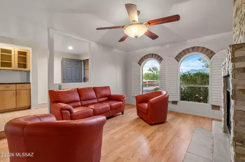 Living - 10050 E Lorian St, Tucson, AZ 85748 photo 1 of 5
