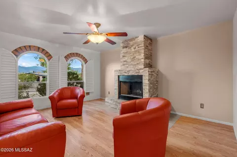 Living - 10050 E Lorian St, Tucson, AZ 85748 photo 2 of 5