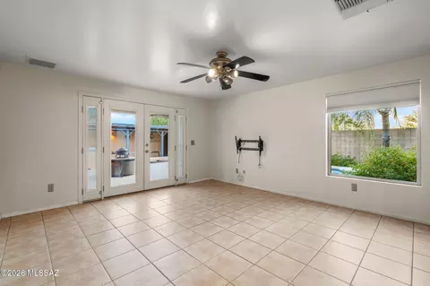 Living - 10050 E Lorian St, Tucson, AZ 85748 photo 5 of 5