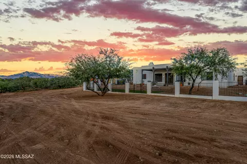 Exterior - 1 N Larkin Dr, Vail, AZ 85641 photo 4 of 10
