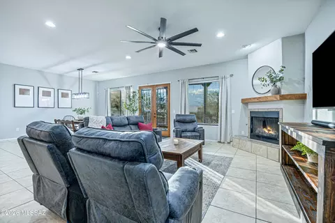 Living - 1 N Larkin Dr, Vail, AZ 85641 photo 2 of 4