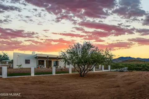 Exterior - 1 N Larkin Dr, Vail, AZ 85641 photo 3 of 10