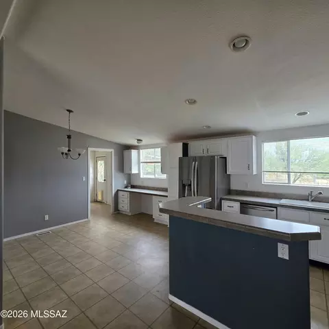 Kitchen - 567 El Sol Dr, Benson, AZ 85602 photo 2 of 4