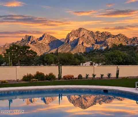 701 W Landoran Ln, Oro Valley, AZ 85737