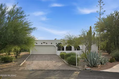1505 N Paseo Del Cervato, Green Valley, AZ 85614