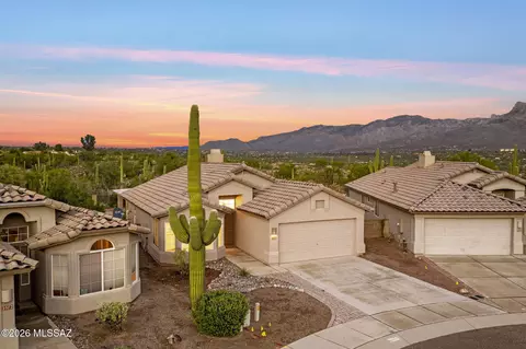 2566 W Bluffs Peak Ct, Tucson, AZ 85742