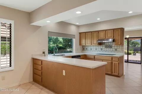 Kitchen - 64261 E Chippewa Ct, Tucson, AZ 85739 photo 2 of 4