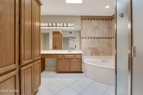 Bath - 64261 E Chippewa Ct, Tucson, AZ 85739 photo 4 of 4