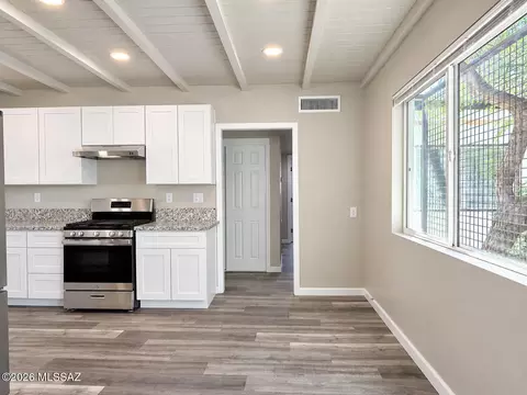 Kitchen - 7626 E 38th St, Tucson, AZ 85730 photo 4 of 4