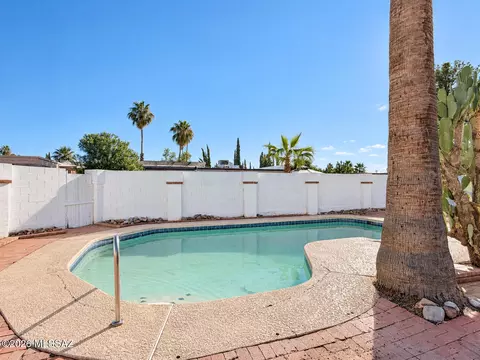 Exterior - 7626 E 38th St, Tucson, AZ 85730 photo 7 of 9