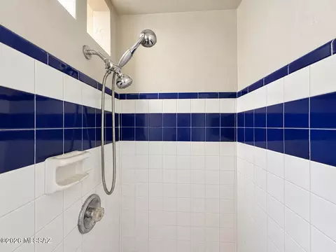 Bath - 7626 E 38th St, Tucson, AZ 85730 photo 4 of 6