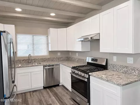 Kitchen - 7626 E 38th St, Tucson, AZ 85730 photo 3 of 4