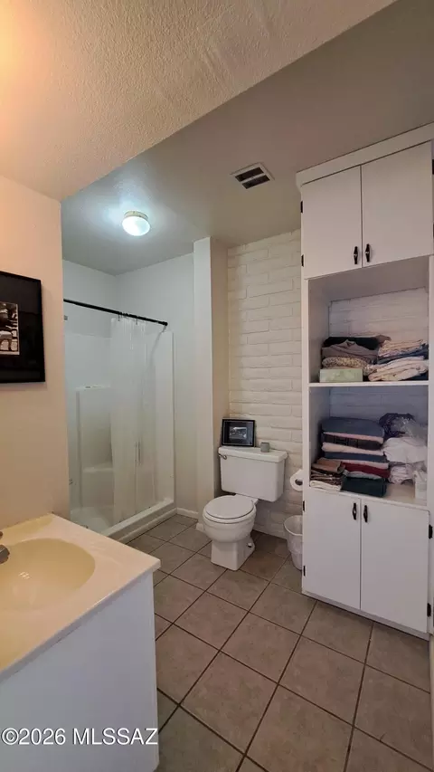 Bath - 1011 E Irene St, Sunsites, AZ 85625 photo 1 of 4