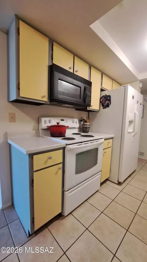 Kitchen - 1011 E Irene St, Sunsites, AZ 85625 photo 1 of 3
