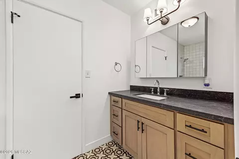 Bath - 5632 E 4th St, Tucson, AZ 85711 photo 3 of 3