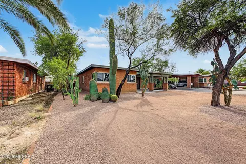 Exterior - 5632 E 4th St, Tucson, AZ 85711 photo 6 of 7