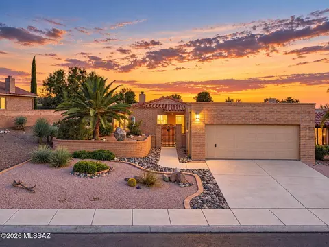736 W Desert Hills Dr, Green Valley, AZ 85622