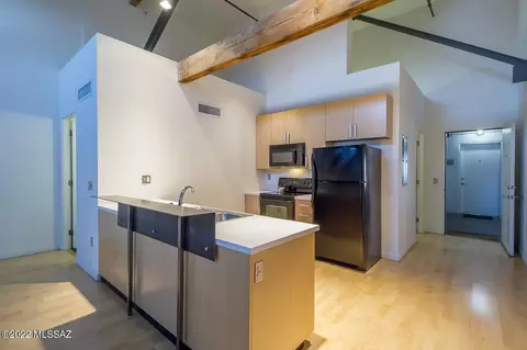 1001 E 17th St #204, Tucson, AZ 85719