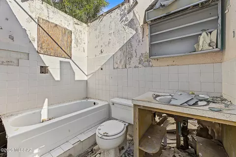 Bath - 3553 E Frankfort Stra, Tucson, AZ 85706 photo 1 of 1