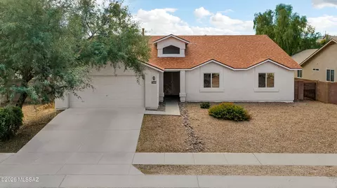 7980 E Snakeroot Dr, Tucson, AZ 85710