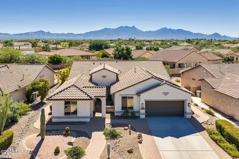 1936 N Laguna Oaks Dr, Green Valley, AZ 85614