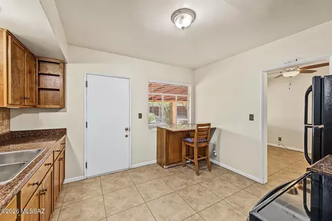 Kitchen - 4640 E 9th St, Tucson, AZ 85711 photo 2 of 3