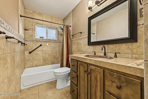 Bath - 4640 E 9th St, Tucson, AZ 85711 photo 1 of 1