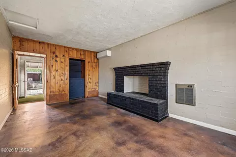 Living - 4640 E 9th St, Tucson, AZ 85711 photo 5 of 5