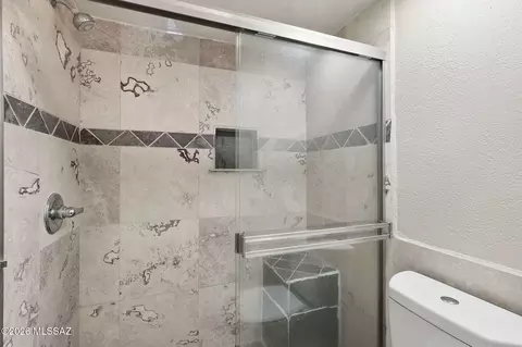 Bath - 154 E Pastime Rd, Tucson, AZ 85705 photo 4 of 4