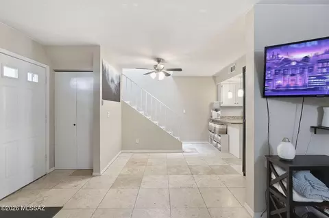 Entry Way - 154 E Pastime Rd, Tucson, AZ 85705 photo 2 of 4