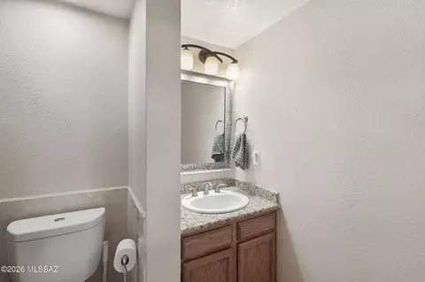 Bath - 154 E Pastime Rd, Tucson, AZ 85705 photo 3 of 4
