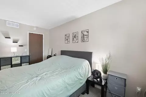 Bedroom - 154 E Pastime Rd, Tucson, AZ 85705 photo 4 of 6