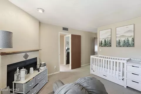 Bedroom - 154 E Pastime Rd, Tucson, AZ 85705 photo 1 of 6